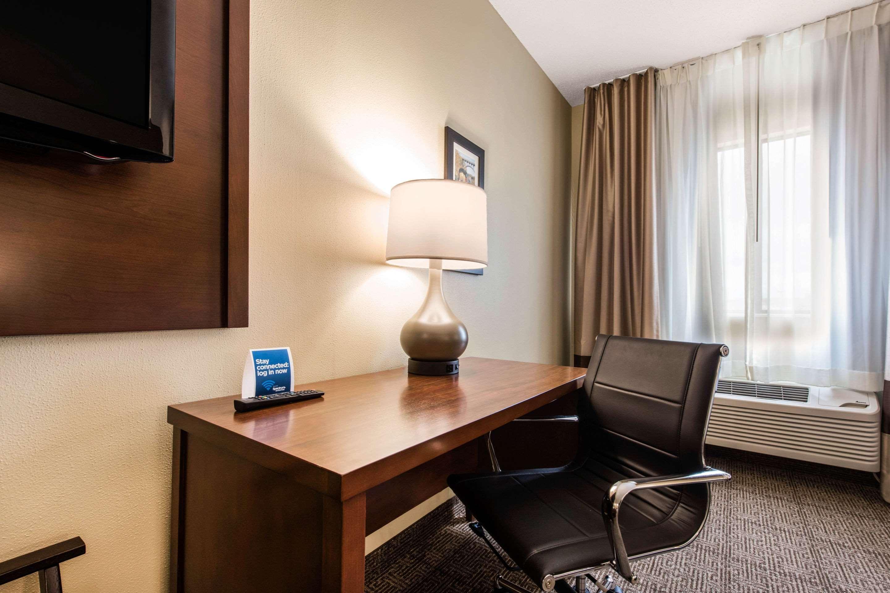 Comfort Inn & Suites Streetsboro - Kent Екстериор снимка