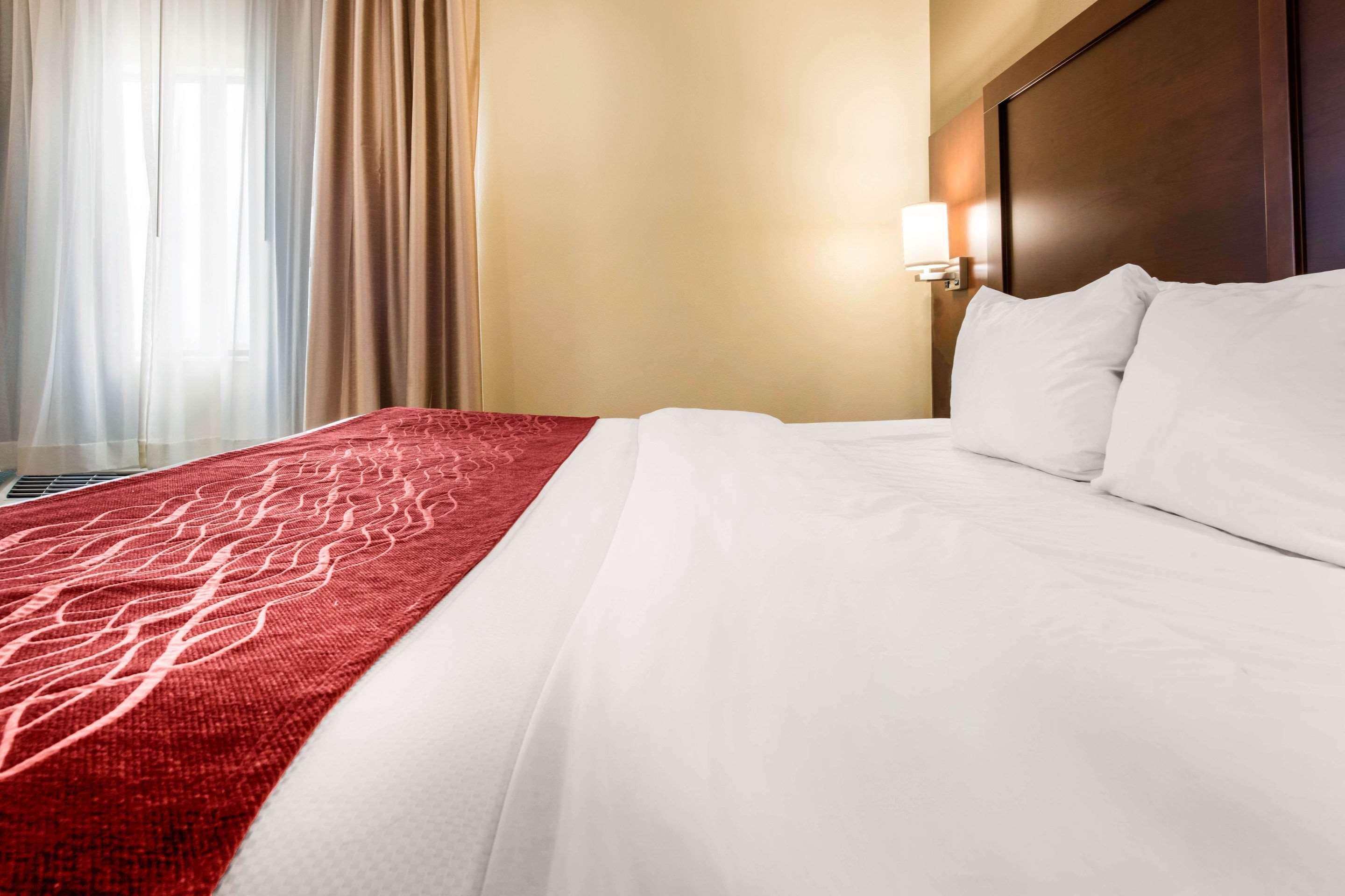 Comfort Inn & Suites Streetsboro - Kent Екстериор снимка