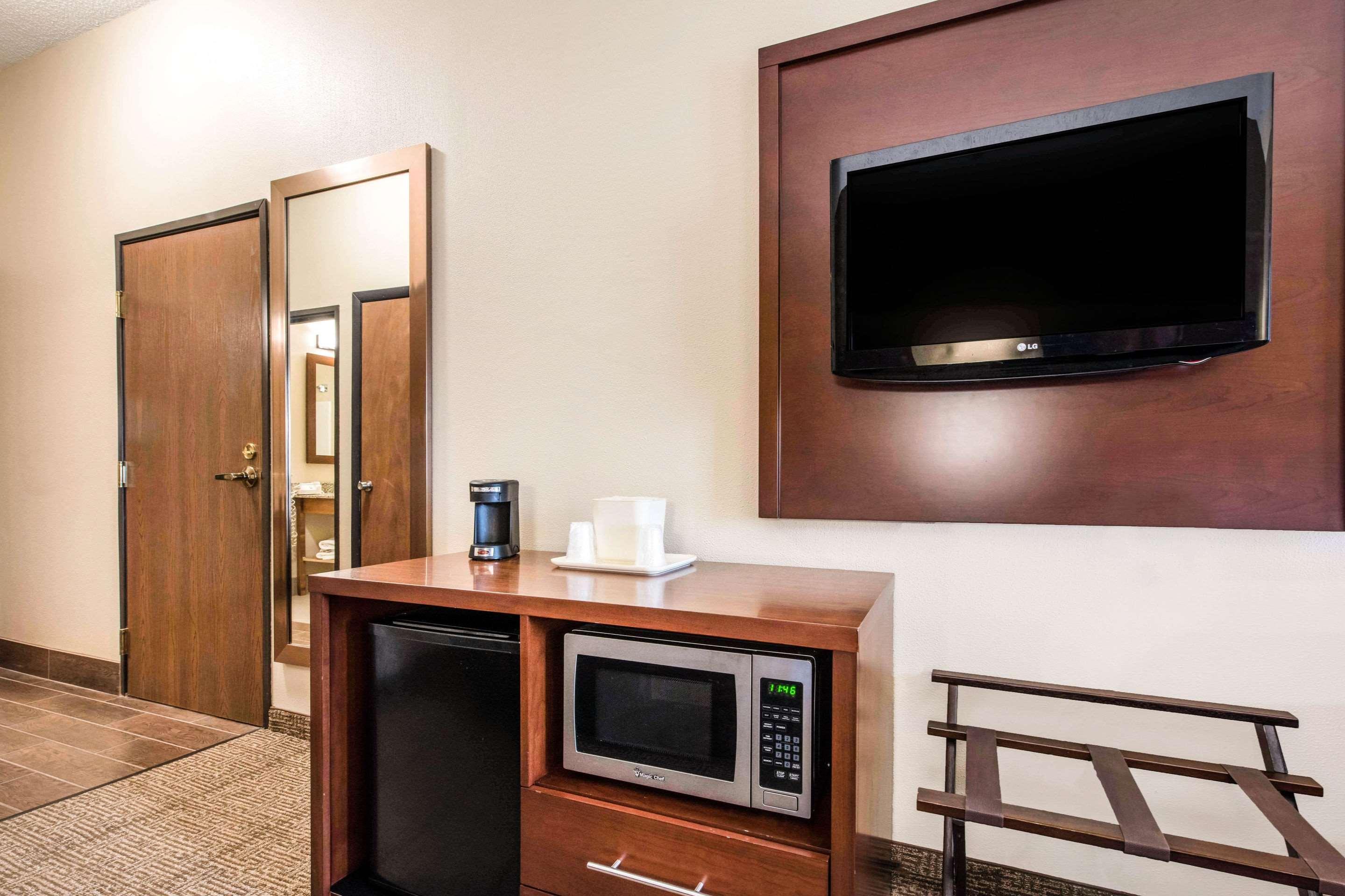 Comfort Inn & Suites Streetsboro - Kent Екстериор снимка
