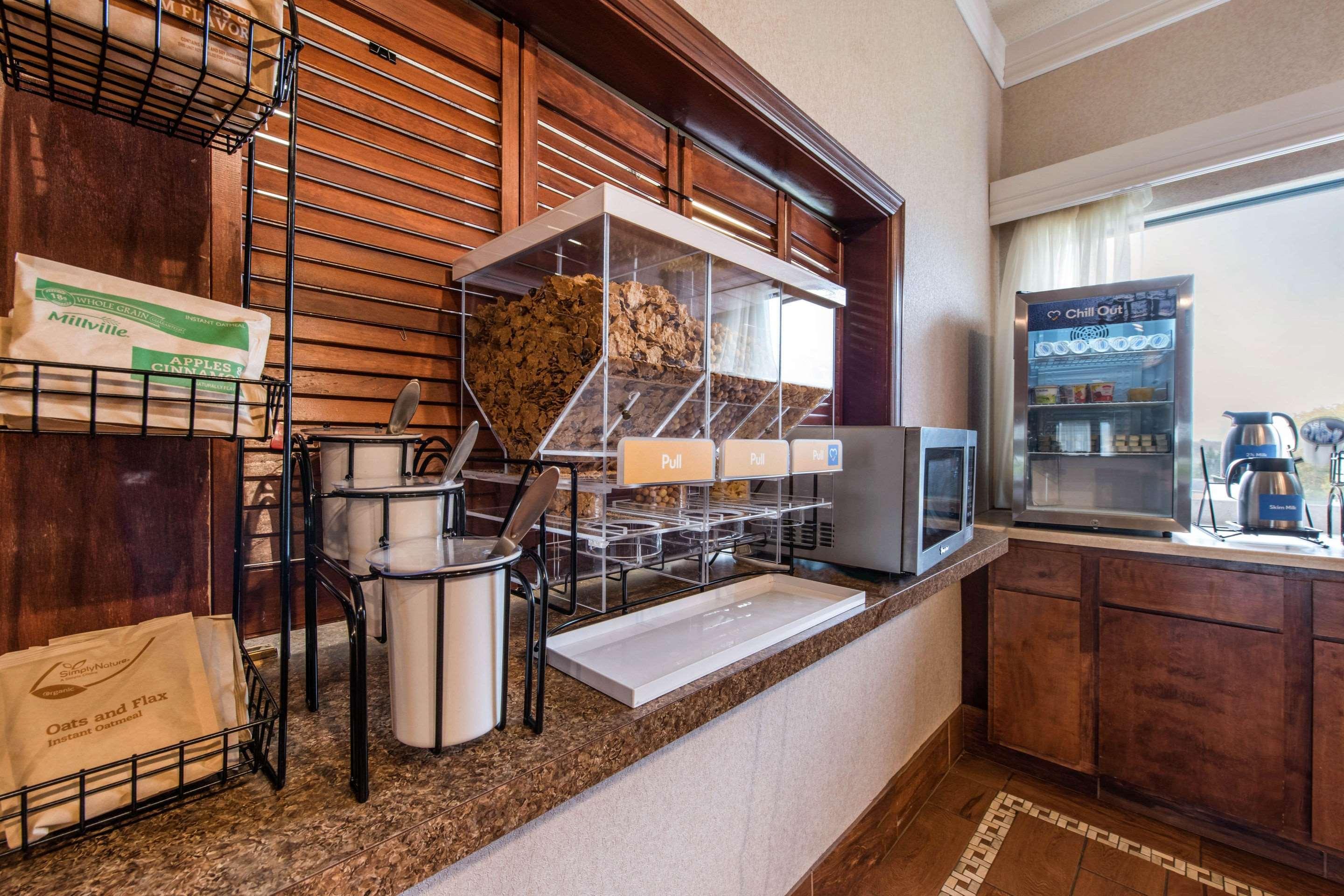 Comfort Inn & Suites Streetsboro - Kent Екстериор снимка