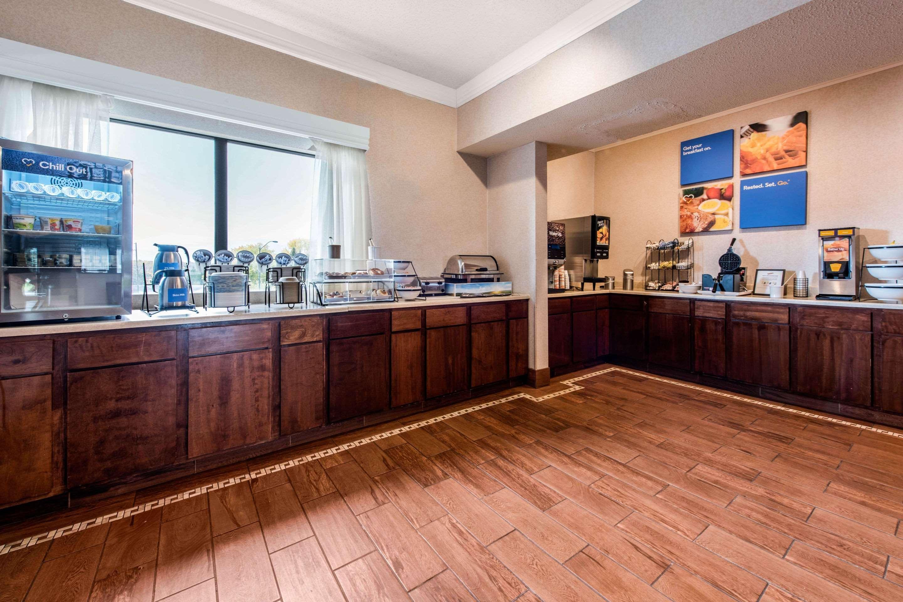 Comfort Inn & Suites Streetsboro - Kent Екстериор снимка